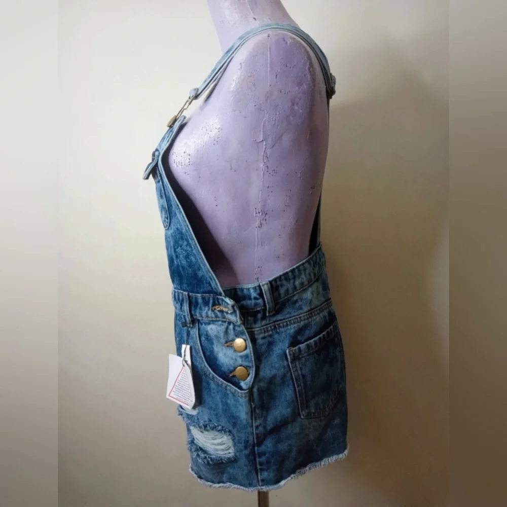 New Vintage Women’s Distressed Denim Short Overalls Size 10 - Shortalls - Picture 3 of 13